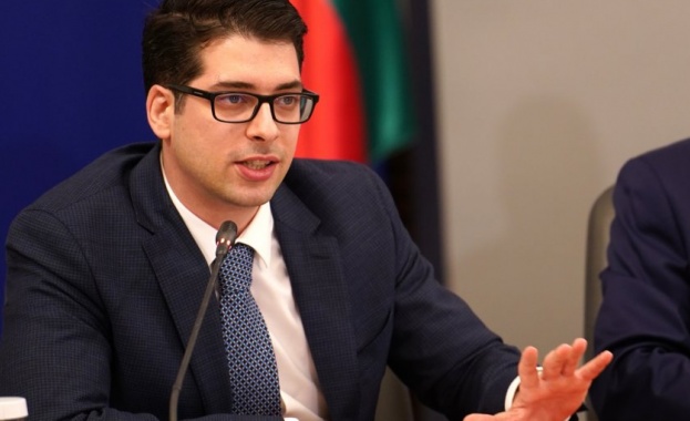 Служебният вицепремиер Атанас Пеканов смята че трябва да има компенсации