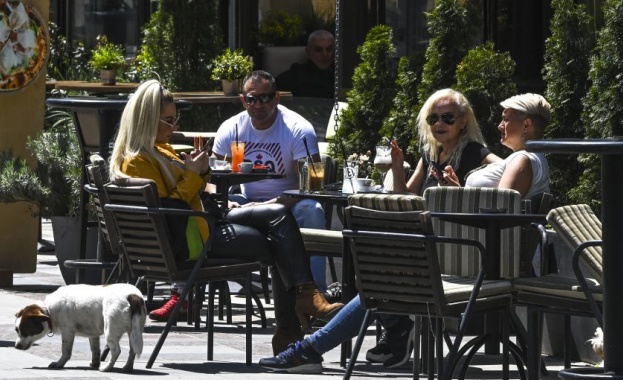 От тази нощ в съседна Република Северна Македония бяха премахнати