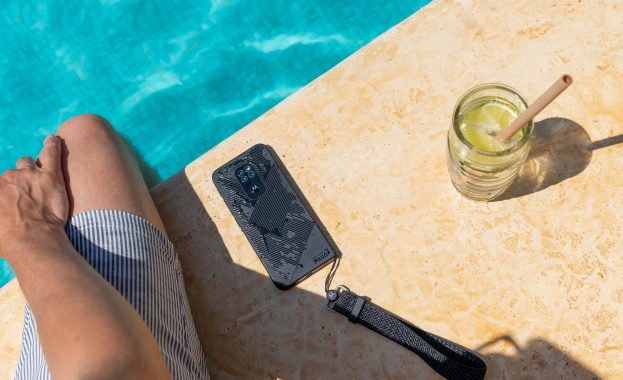 Устойчив на прах вода и изпускане телефон който ще превърне