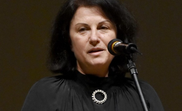 Със заповед на министъра на културата проф Велислав Минеков от