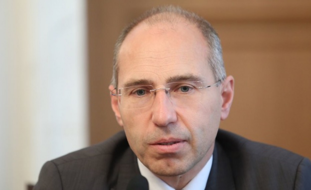 Изпълнителният директор на Сиела Норма адв Веселин Тодоров се надява