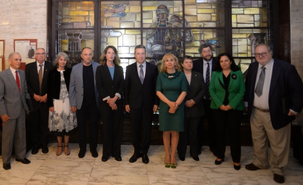 Министърът на правосъдието проф Янаки Стоилов се срещна със свои