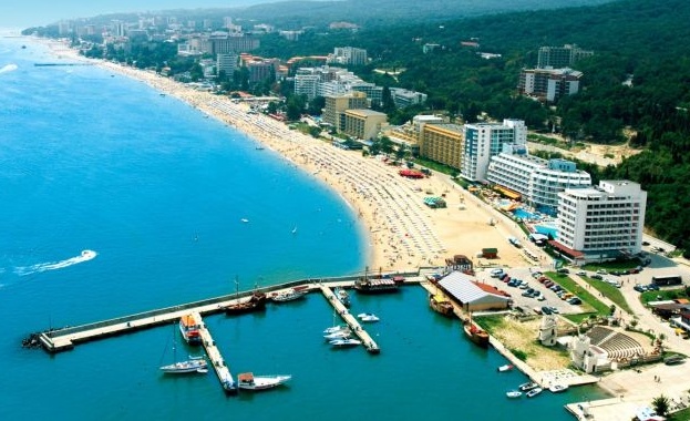 Курортите по Северното Черноморие посрещнаха първите си туристи Хубавото време