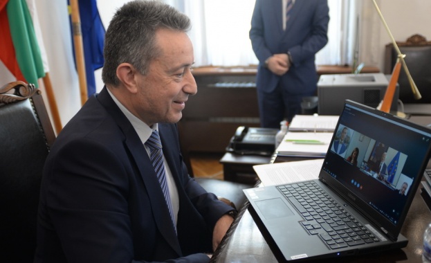 Министърът на правосъдието проф Янаки Стоилов проведе видеоконферентен разговор с