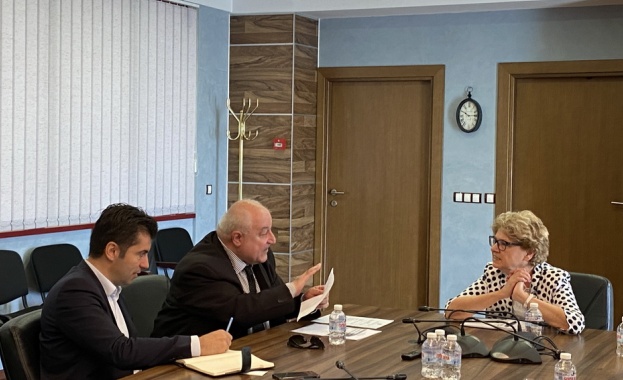 Министърът на регионалното развитие и благоустройството арх Виолета Комитова проведе