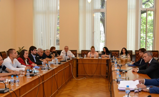 Възстановихме диалога с браншовите организации в обучението на кандидатите за