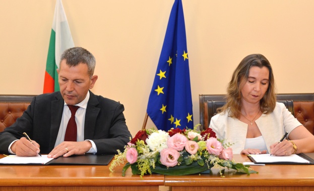 Министърът на транспорта информационните технологии и съобщенията Георги Тодоров и