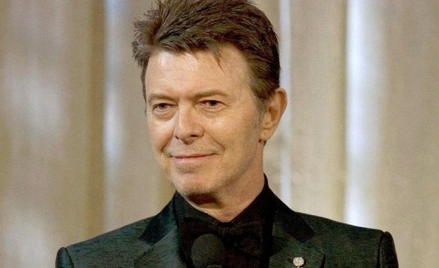 Картина на британската поп икона Дейвид Боуи открита наскоро в