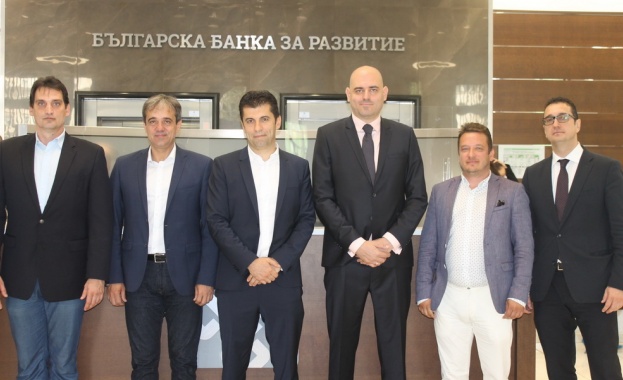 Министърът на икономиката Кирил Петков представи пред работещите в Българската
