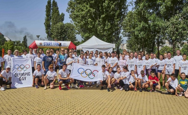 Стефка Костадинова прие факела с олимпийския огън