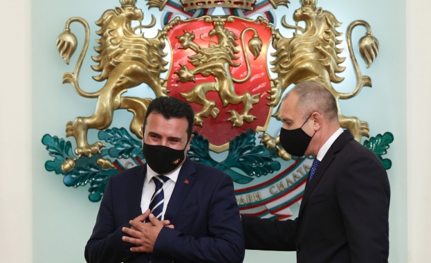  Румен Радев: Няма да кажем "да" преди Скопие да спре с изопачаването 