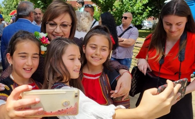 Днес в Кюстендил на празника на черешата се срещнах с