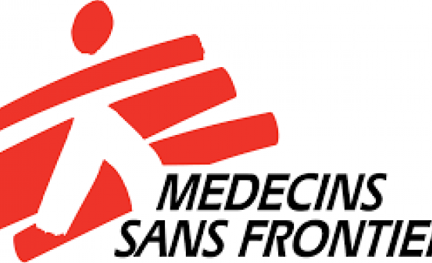 Трима служители работещи за испанския клон на международната хуманитарна организация