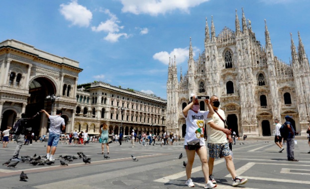 Задължителното носене на маски на открито се отменя в цяла