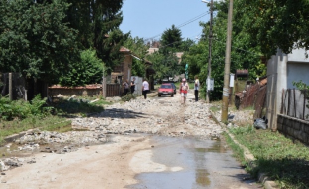 Непочистен канал на Напоителни системи е причинил приливната вълна която