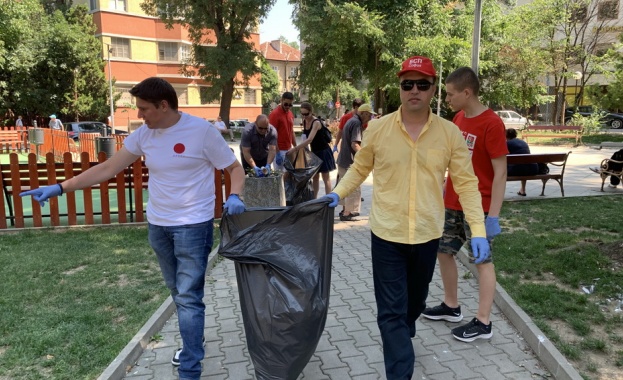 Той и Александър Димитров които са кандидати за народни представители