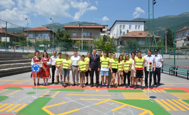 Опазването живота и здравето на децата в пътното движение е