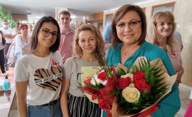 Нинова от Разград: Увеличението на доходите ще помогне и на хората, и на икономиката