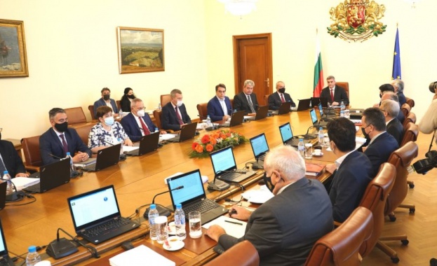 Всички 1637 машини необходими за изборите са вече тук Това