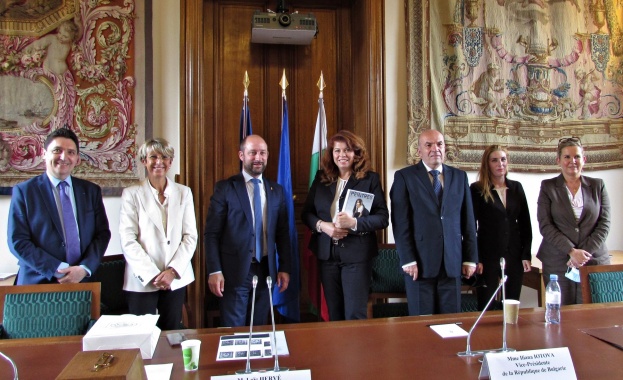 С представители на групата за приятелство Франция България във