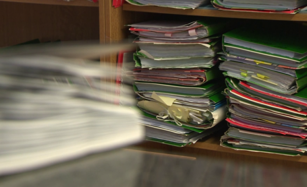 Комисията по досиетата обяви кои кандидати в листите за депутати