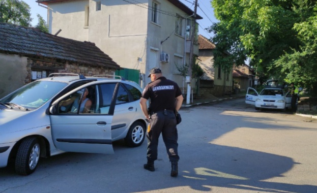Полицията в Горна Оряховица проведе тази сутрин масирана операция срещу