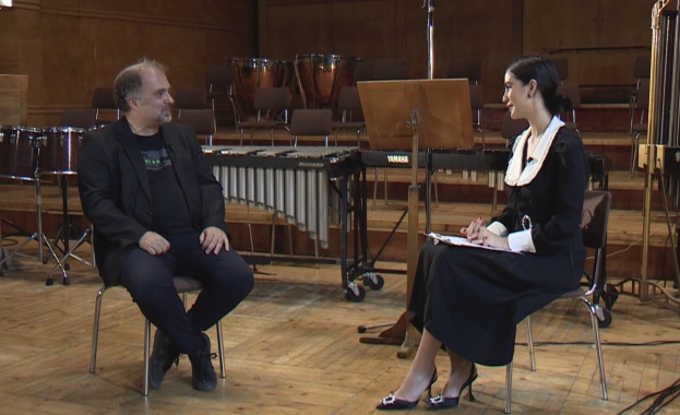 Най младият диригент в България заставал на позицията музикален директор представя