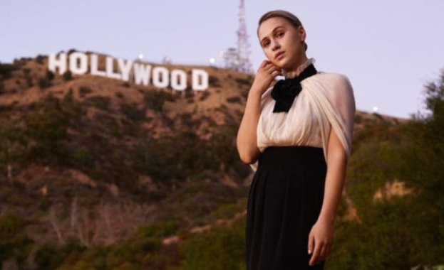 Актрисата Мария Бакалова е получила покана да се присъедини към