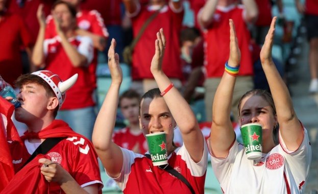 Дания продължава с великолепното си представяне на Европейското първенство Отборът
