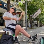 Пандемията от Ковид-19 изкара на улицата професионални музиканти