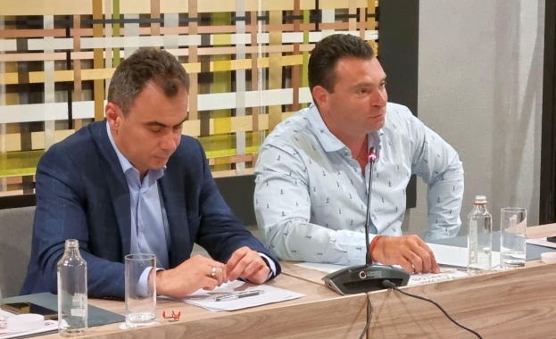 Трябва да има взаимодействие между секторите които заедно да работят