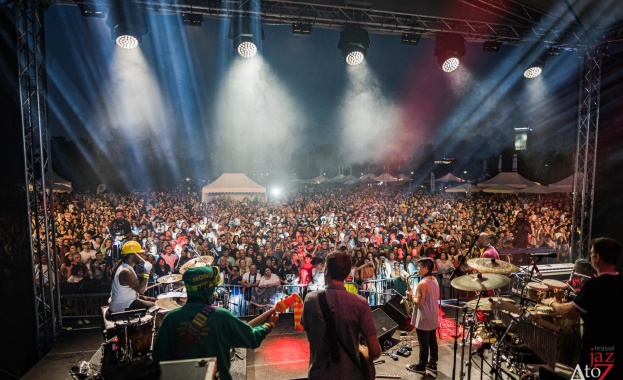 Броени дни делят почитателите на музиката и споделените емоции от