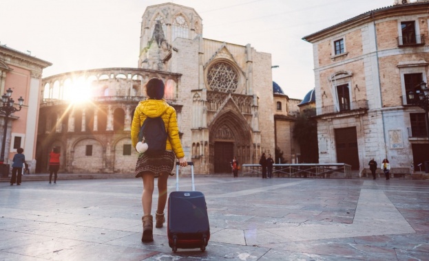 От Балеарските и Канарските острови през Барселона и Малага расте