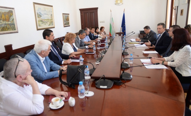 Министърът на правосъдието проф Янаки Стоилов обсъди с декани и