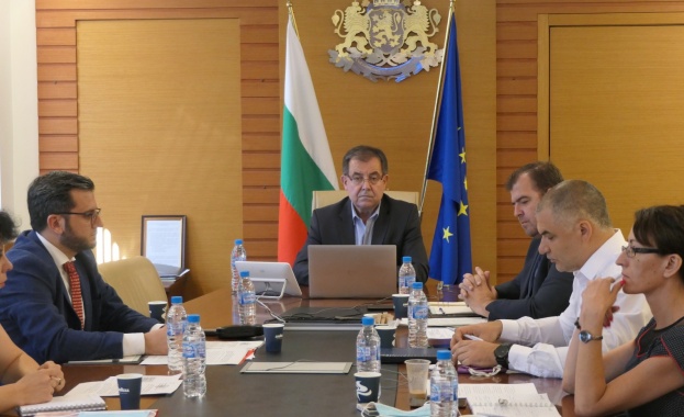 Министърът на земеделието храните и горите проф д р Христо Бозуков