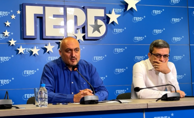 Централната избирателна комисия е създала правен абсурд с опита да