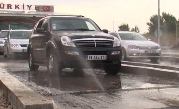 Служители на Комисията за противодействие на корупцията и за отнемане