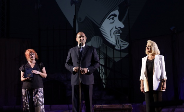 Държавният глава удостои с плакет Св Св Кирил и Методий