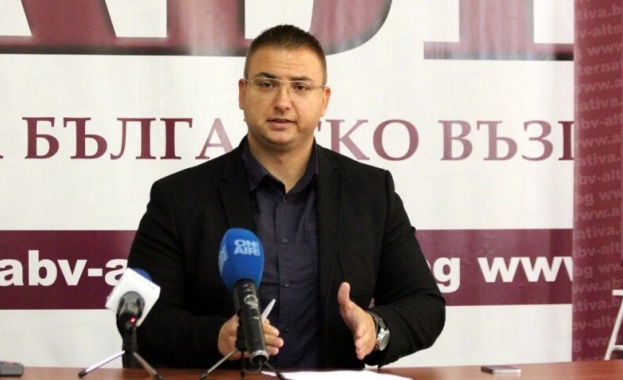 Защо министър Кирил Петков мълчи, че Топлофикация София е теглила десетки милиони от ББР