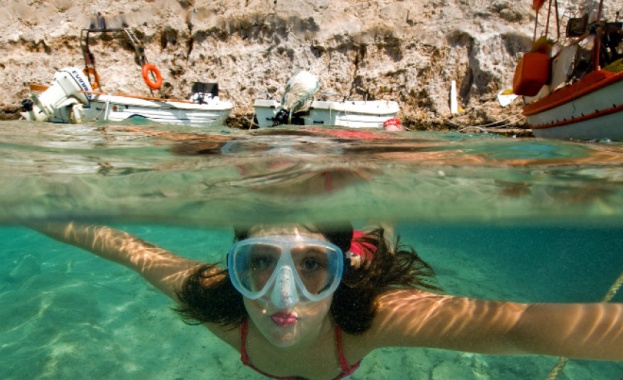 В Гърция не достигат местата за карантинираните туристи Очаква се