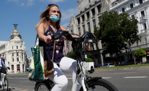 Делът на ваксинираните срещу коронавирус в Испания ще достигне тази