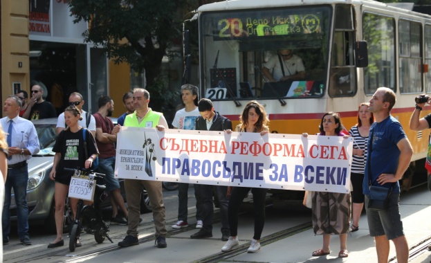 На последното си преди лятната ваканция заседание Пленумът на Висшия