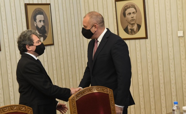 Президентът Румен Радев проведе консултации с представители на Има такъв