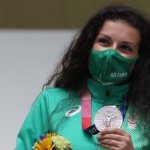 Министър Кузманов аплодира на живо големия успех на Антоанета Костадинова в Токио