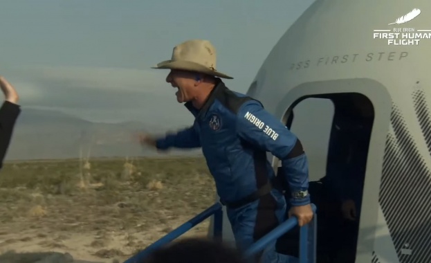 Милиардерът води война за Луната с Илон Мъск Normal 0