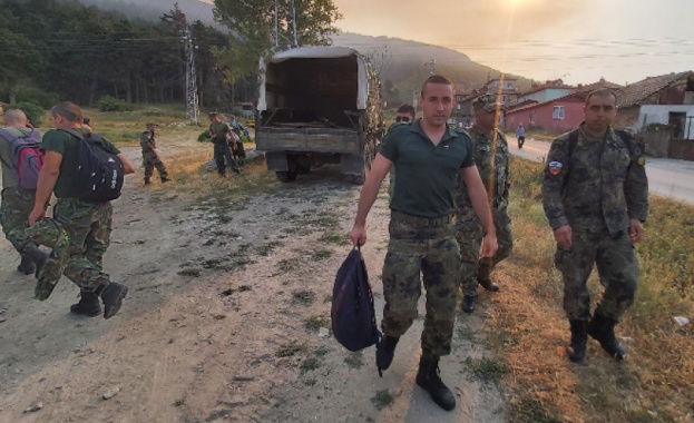 Локализиран и под контрол е горският пожар пламнал във вторник