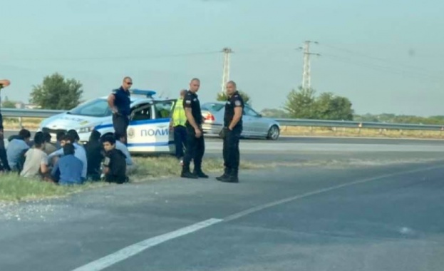 Нелегални мигранти заловени в полицейска операция в София 