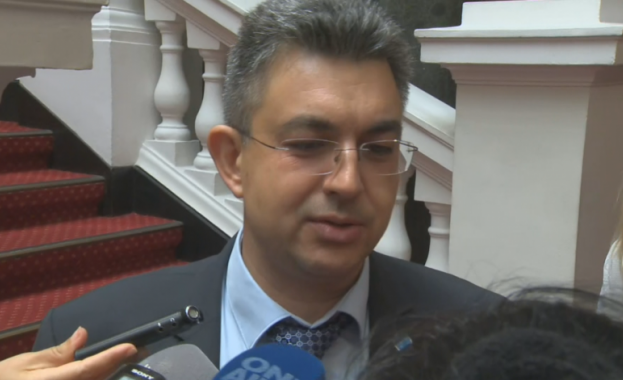 Първо ще представим кабинета пред нашите партньори след това и