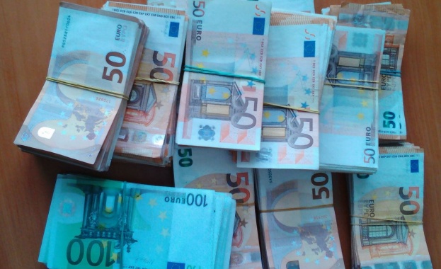 В началото на пандемията беше обявено че над 2 милиарда