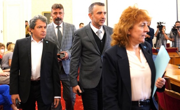 Има такъв народ представи състава на проектокабинета си пред Изправи